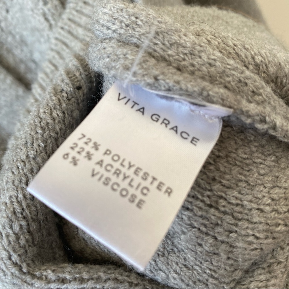 Vita Grace Gray Ruffled Women's Sweater Pearl Buttons Size Small - Picture 7 of 9